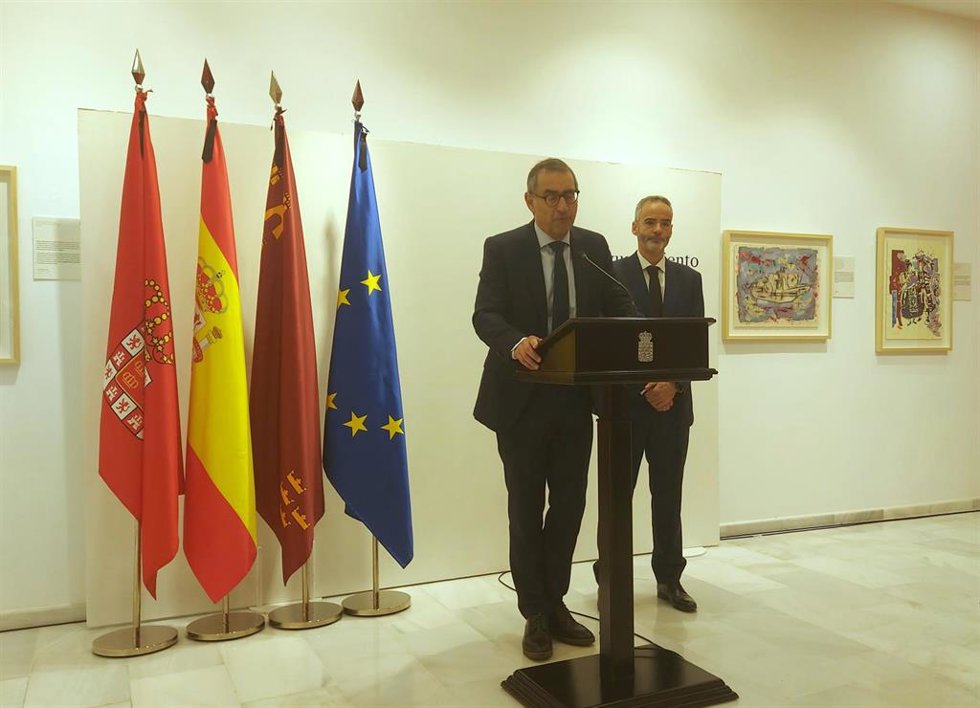 El rector en funciones de la Universidad de Murcia (UMU), José Lujan, y el rector electo, Samuel Baixauli