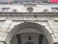 El Parlamento pide al Gobierno presentar un proyecto de ley de familia en esta legislatura