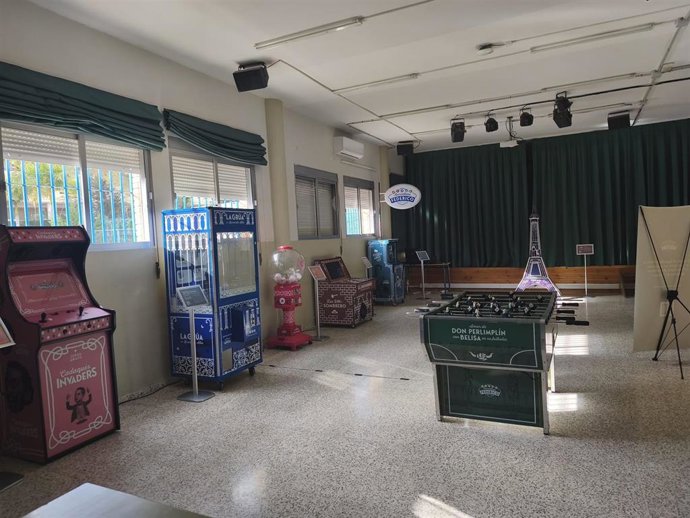 Archivo - El Programa Andaluz de Arte y Educación aborda la paridad creativa con 'Invisibility Vending Machine'