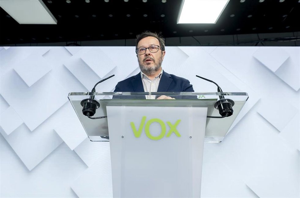 Archivo - El portavoz de Vox, José Antonio Fúster, durante una rueda de prensa posterior a la reunión del Comité de Acción Política de Vox, a 9 de febrero de 2026, en Madrid (España). Vox ha cosechado 14 diputados en las elecciones celebradas este domingo