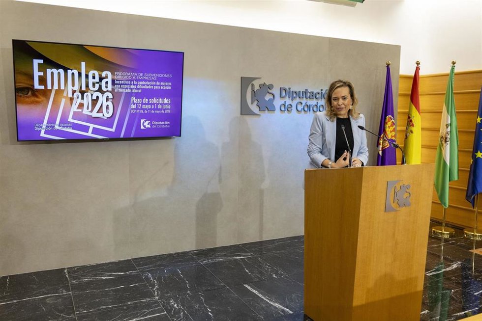 La delegada de Igualdad en la Diputación de Córdoba, Auxiliadora Moreno, presenta el programa 'Emplea'.