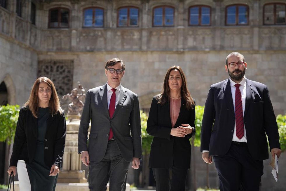Meritxell Budó, Salvador Illa, Esther Niubó y David Bote este lunes antes del acto de firma del acuerdo