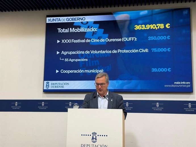 El presidente de la Diputación de Ourense, Luis Menor, ofrece una rueda de prensa para dar cuenta de los asuntos aprobados en junta de gobierno