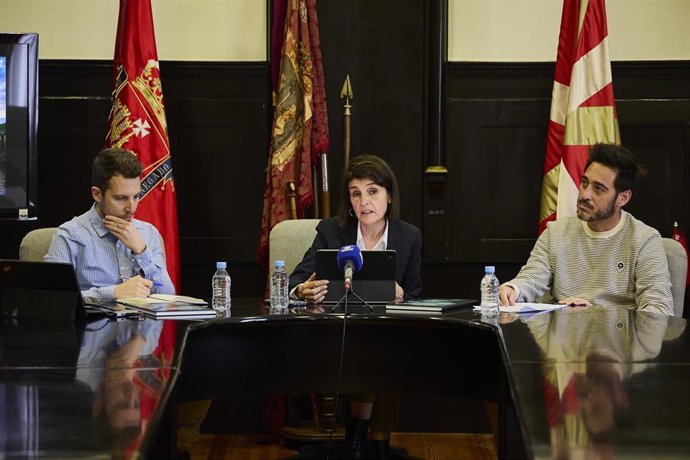 La consejera de Bienestar, Juventud y Reto Demográfico del Gobierno Vasco, Nerea Melgosa, presenta un estudio sobre la juventud rural.