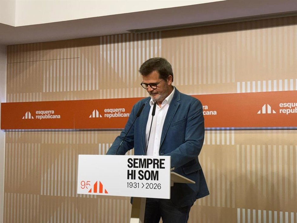 El vicesecretario de Comunicación y portavoz de Esquerra Republicana (ERC), Isaac Albert, en la rueda de prensa