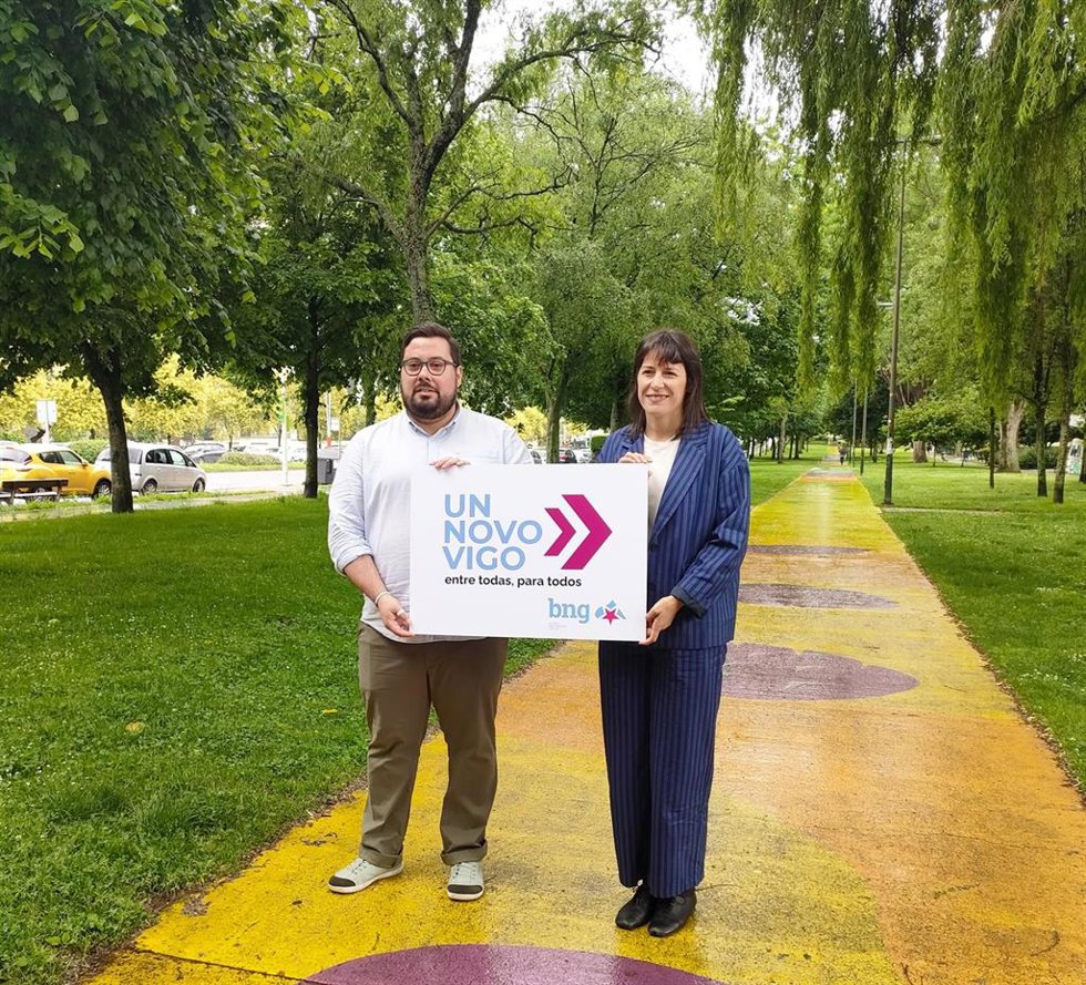 El candidato del BNG a la Alcaldía de Vigo, Xabier Pérez Igrexas y la portavoz nacional del BNG, Ana Pontón.