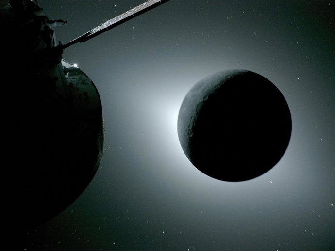 Archivo - 08 April 2026, ---: The Moon, backlit by the Sun during a solar eclipse, photographed by the Orion spacecraft external camera mounted on the solar array as the Artemis II mission approaches the Moon showing on day 6 of the mission around the far