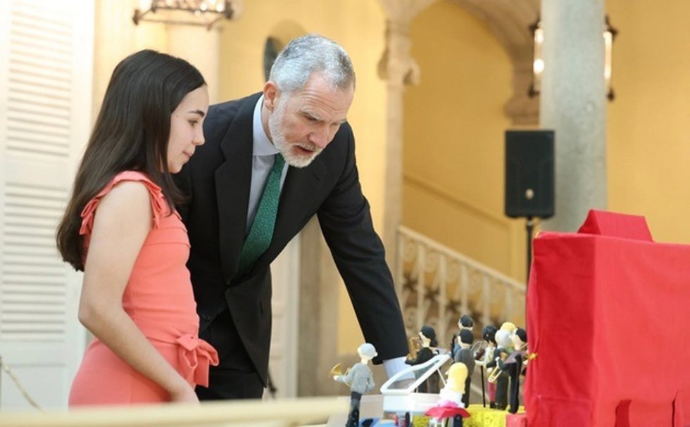 Felipe VI recibe en el Pardo a los ganadores del concurso escolar '¿Qué es un Rey para ti?'