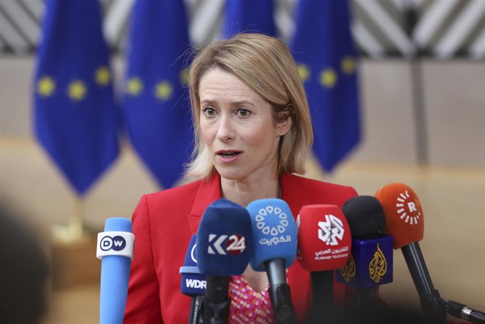 La Alta Representante de la Unión Europea para Política Exterior, Kaja Kallas, en declaraciones a los medios antes del Consejo de Asuntos Exteriores (CAE) que se celebra este lunes en Bruselas