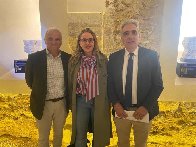 Inauguración de la exposición 'Bajo Claustro' en el Monasterio de San Zoilo.