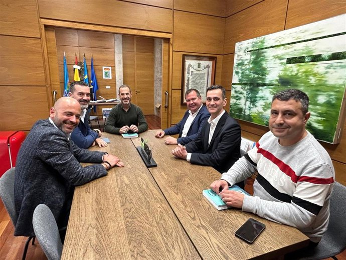 Reunión entre el Ayuntamiento de Siero y la propiedad de Parque Principado.