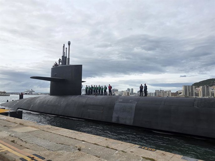 Um submarino nuclear de mísseis balísticos do tipo Ohio atracado em Gibraltar