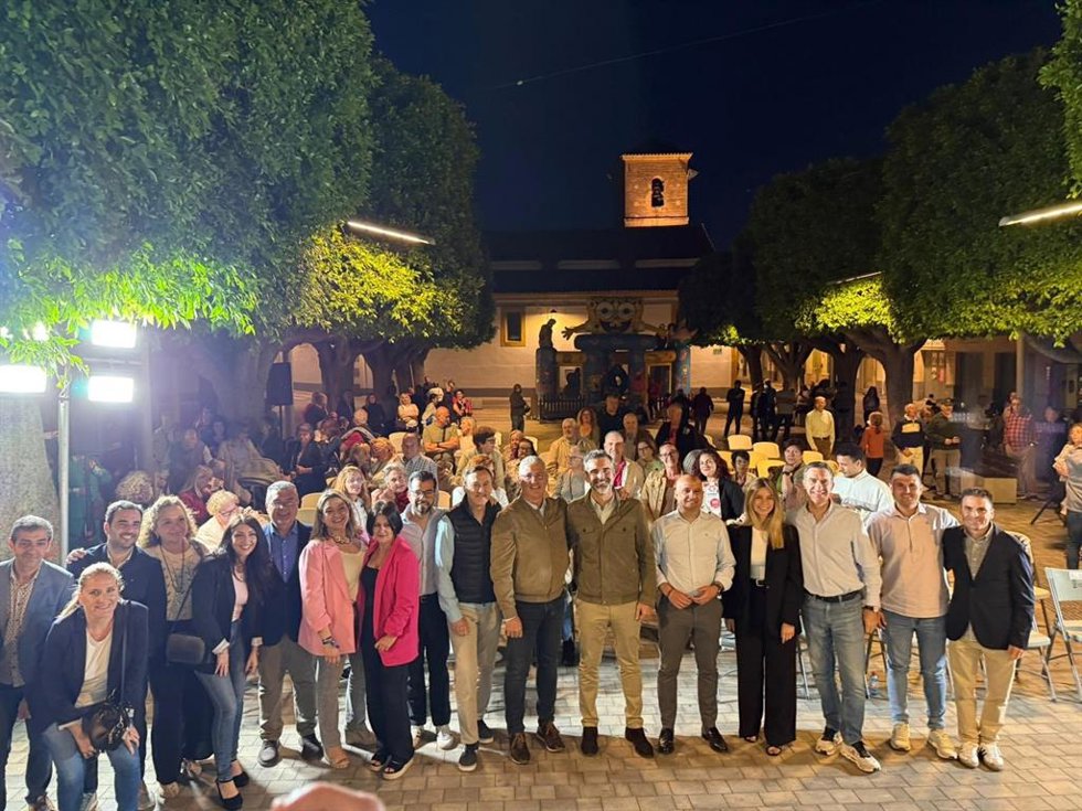 El presidente del PP de Almería y candidato al Parlamento andaluz, Ramón Fernández-Pacheco, durante el acto electoral en Huércal de Almería.