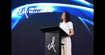 Ayuso acusa a Sheinbaum y al Gobierno de no garantizar su seguridad en México: "Hemos tenido que cortar y desaparecer"