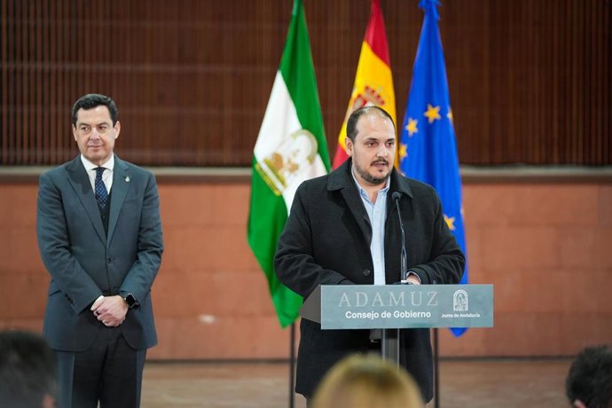Archivo - El alcalde de la localidad cordobesa de Adamuz, Rafael Moreno, interviene en la rueda de prensa posterior al Consejo de Gobierno celebrado en Adamuz (Cordoba), al cumplirse un mes del trágico accidente ferroviario. A 18 de febrero de 2026 en Ada
