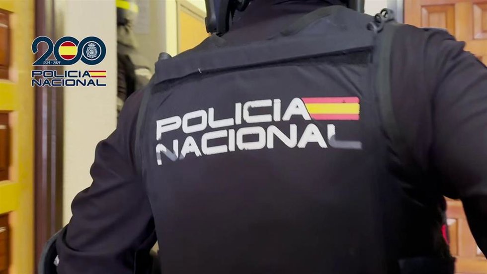 Archivo - Agente de la Policía Nacional