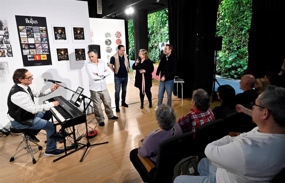 El centro cívico de Tabacalera acoge una exposición sobre los Beatles hasta el 7 de junio