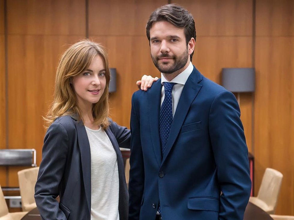 Archivo - Alba Ribas y Jon Arias, en el rodaje de la serie en la que se enamoraron 'Derecho a soñar', de TVE