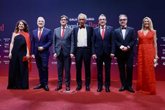 Foto: La 16 Gala People in Red Barcelona recauda 838.769 euros para investigar enfermedades infecciosas