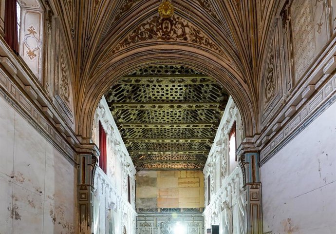 Archivo - Interior de la iglesia del antiguo monasterio de Santa Clara, en foto de archivo. 