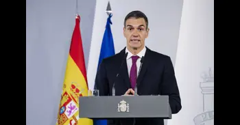 Sánchez dice que Ayuso es "profesional en crear problemas" tras su reciente viaje a México