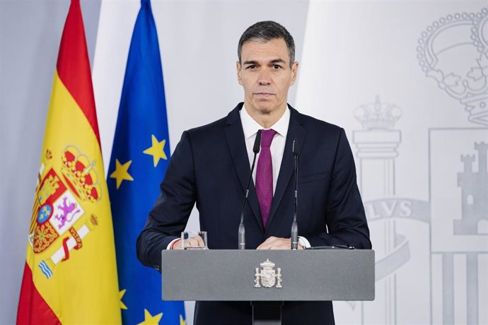 El presidente del Gobierno, Pedro Sánchez durante una rueda de prensa junto al director general de la Organización Mundial de la Salud (OMS), Tedros Adhanom, en el Palacio de la Moncloa, a 12 de mayo