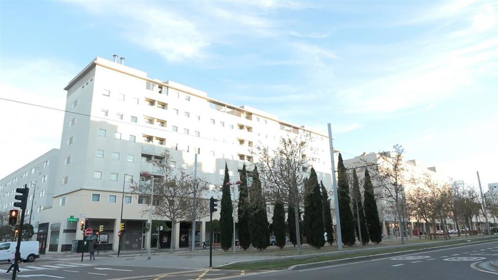 Archivo - Edificio de pisos residenciales