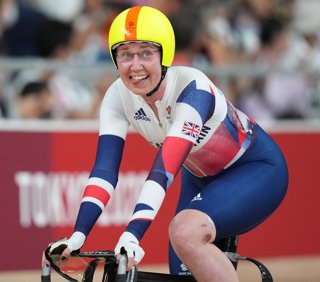 Archivo - (210806) --IZU, Aug. 6, 2021 (Xinhua) -- Katie Archibald of Great Britain celebrates after the cycling track women's madison final at Tokyo 2020 Olympic Games, in Izu, Japan, Aug. 6, 2021.