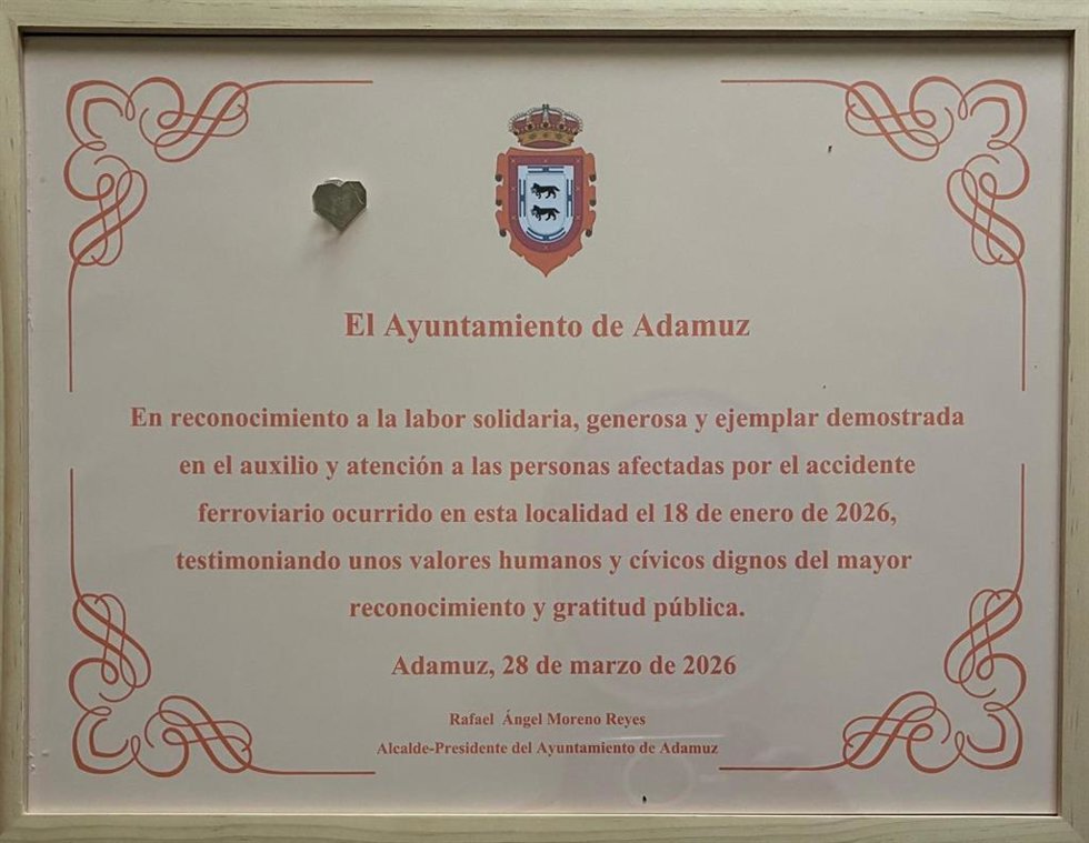 Reconocimiento del Ayuntamiento de Adamuz a la labor de los sanitarios que atendieron a los heridos en el accidente ferroviario del pasado 18 de enero.