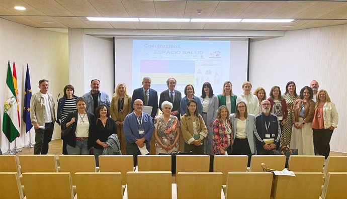 La presentación del pilotaje, realizada en el salón de actos del Distrito Sanitario Granada-Metropolitano, ha permitido exponer esta iniciativa impulsada por el propio Distrito