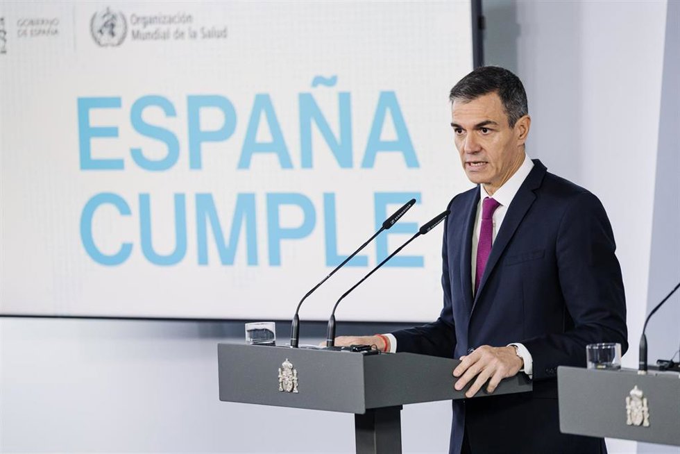 El presidente del Gobierno, Pedro Sánchez durante una rueda de prensa junto al director general de la Organización Mundial de la Salud (OMS), Tedros Adhanom, en el Palacio de la Moncloa.