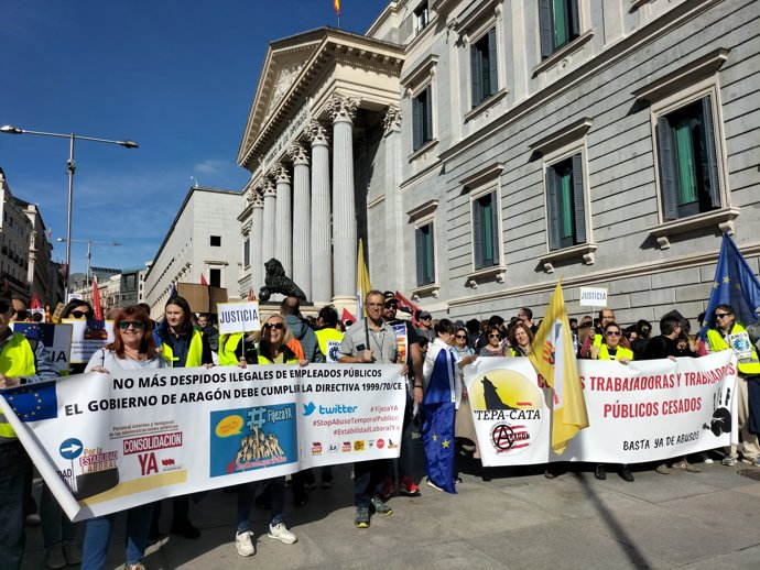 Manifestación por la fijeza del personal interino de la Administración.