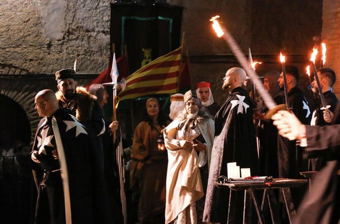 A lo largo de estos días los vecinos de Salillas de Jalón ultiman los preparativos de su fiesta medieval, que conmemora el otorgamiento de la II Carta Puebla por parte de D. Martín López de Rueda y Dña. Francisca Ximénez de Castellot.
