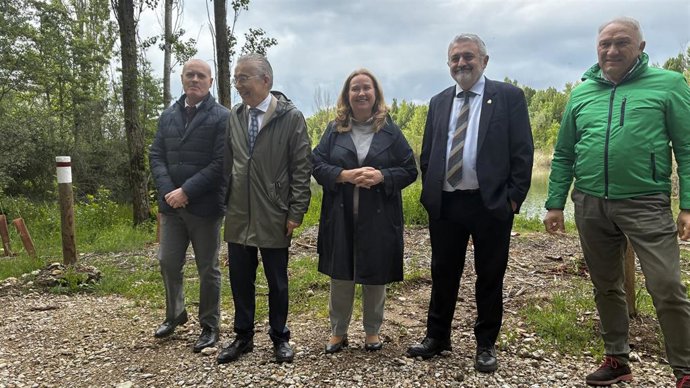 Un momento de la visita al humedal.