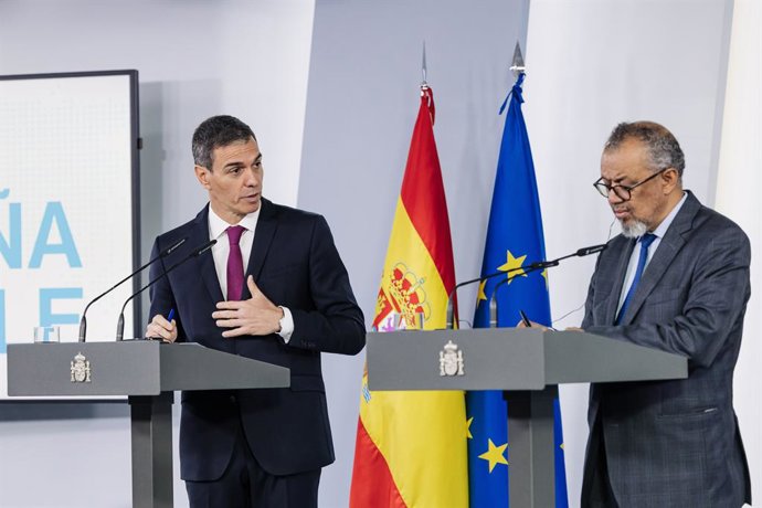El president espanyol, Pedro Sánchez, i el director general de l'OMS, Tedros Adhanom