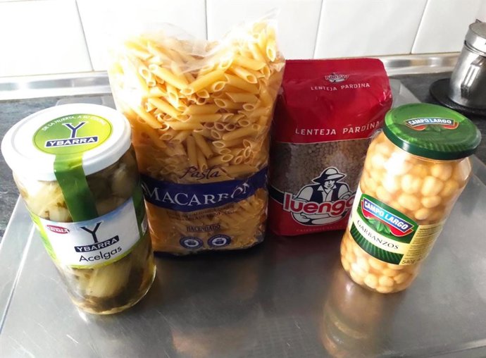 Archivo - Alimentos no perecederos.