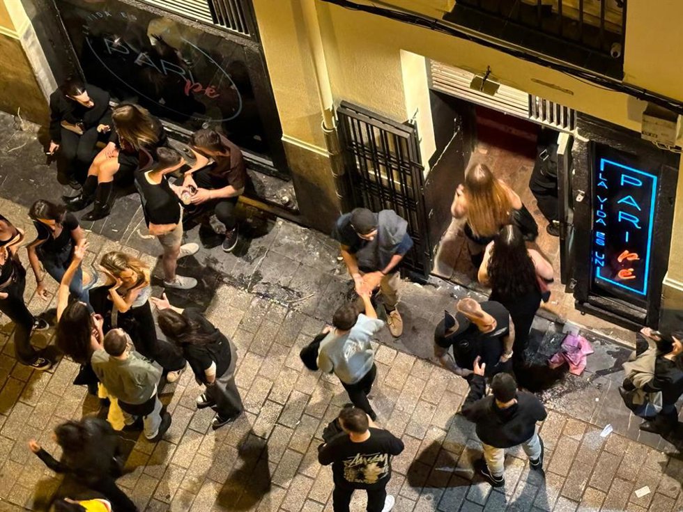 Archivo - Bar en una calle del Casco Antiguo de Logroño