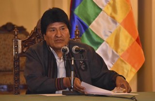 Seguidores de Evo Morales acusan al presidente boliviano de "autogolpe"    Archivo Aton Chile