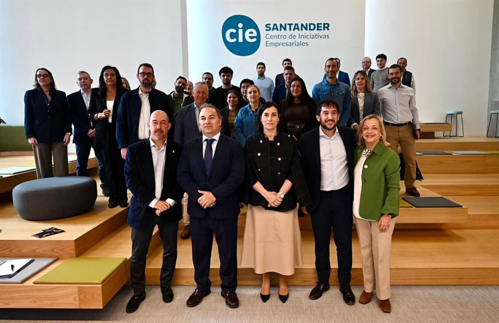 Autoridades y asistentes a la jornada de balance de la primera fase del proyecto EDINT