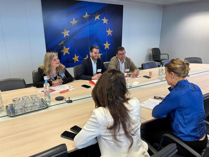 El PSOE de La Rioja asegura en Bruselas que "rechaza cualquier intento de recorte en la PAC por parte del PP Europeo"