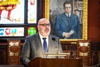 Martínez defiende la ley de capitalidad como una "oportunidad histórica" y dice que garantizará las reservas de VPO