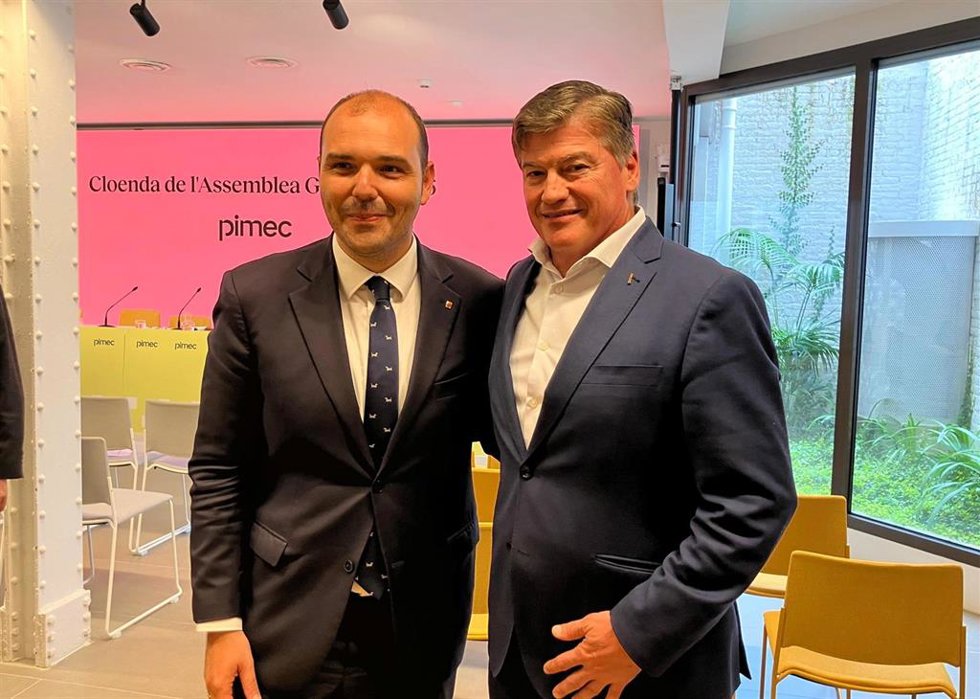 El conseller de la Presidencia de la Generalitat, Albert Dalmau, y el presidente de Pimec, Antoni Cañete
