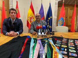 Carlos Hernández Guío (i) y Carlos López, durante la presentación del certamen.