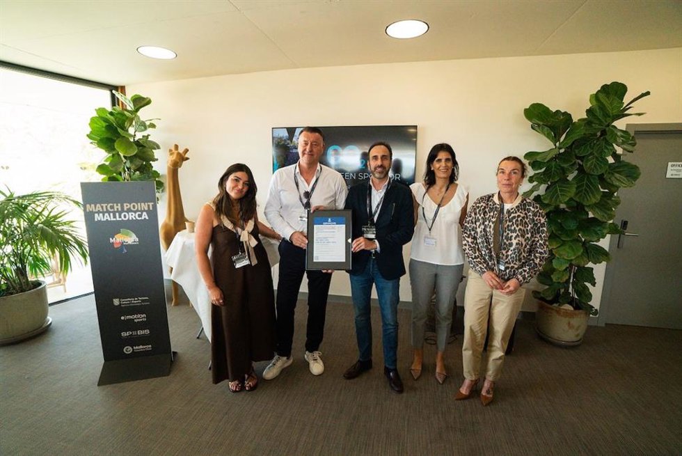 Entrega del diploma durante SPOBIS – Matchpoint Mallorca,