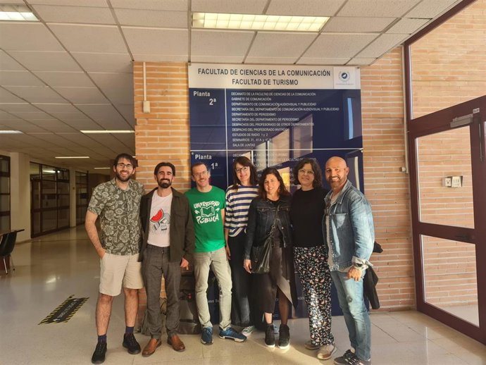 El candidato de Adelante Andalucía por la provincia de Málaga en las próximas elecciones autonómicas de 2026, Luis Rodrigo, tras una reunión con la plataforma 'UMA por la Pública'
