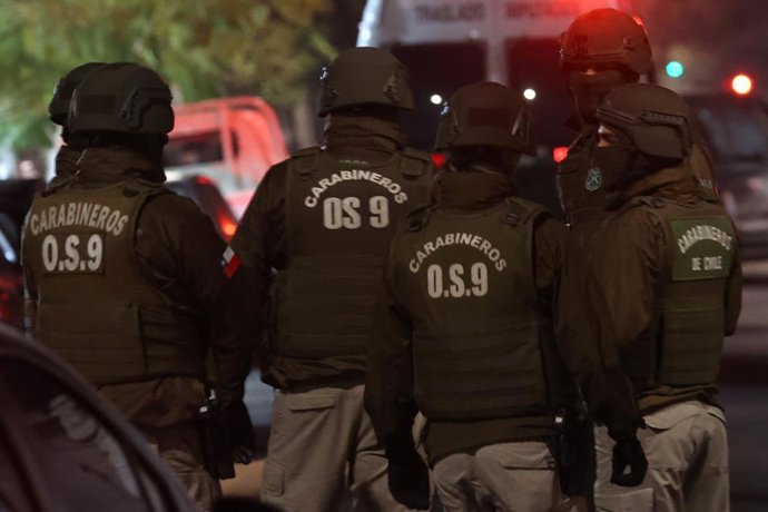 Santiago 4 de agosto 2025. Polic a de investigaciones y carabineros realizan allanamiento por secuestros en la comuna de Independencia. Dragomir Yankovic/Aton Chile
