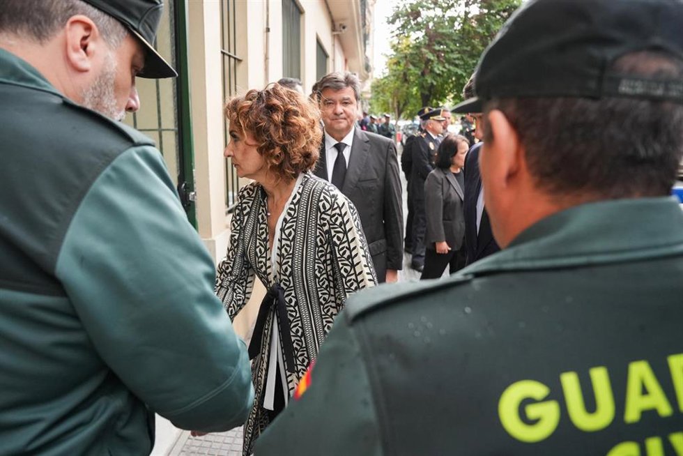 Imágenes de la capilla ardiente de los dos Guardia Civiles fallecidos en acto de servicio este pasado miércoles 8 de mayo, mientras perseguían a una narcolancha por la costa de Huelva. A 9 de mayo de 2026, en Huelva. El velatorio, instalado en la Comandan