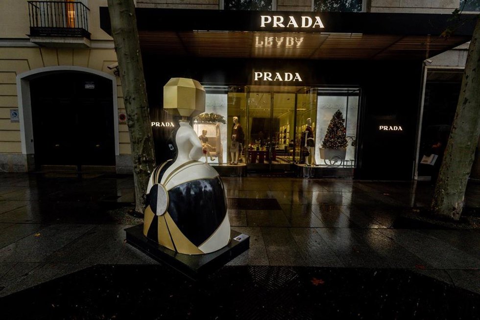 Archivo - Exposición Meninas Madrid Gallery 2025, a 15 de noviembre de 2025, Madrid (España). Hasta 34 esculturas de 1,80 metros de altura en forma de las Meninas de Velázquez vuelven a tomar las calles de cinco distritos de Madrid del 15 de noviembre al 