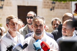El presidente de Vox, Santiago Abascal, en una atención a los medios.