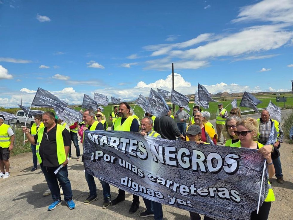 Concentración de los Martes Negros en Poleñino.